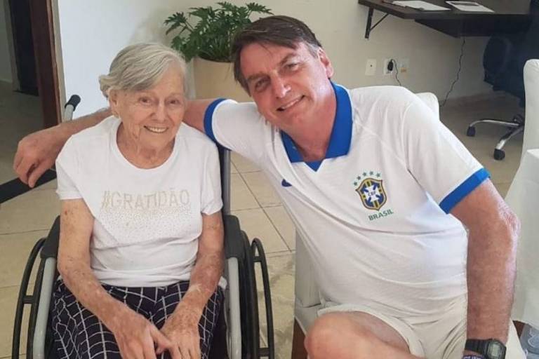 Mãe do presidente Jair Bolsonaro morre aos 94 anos