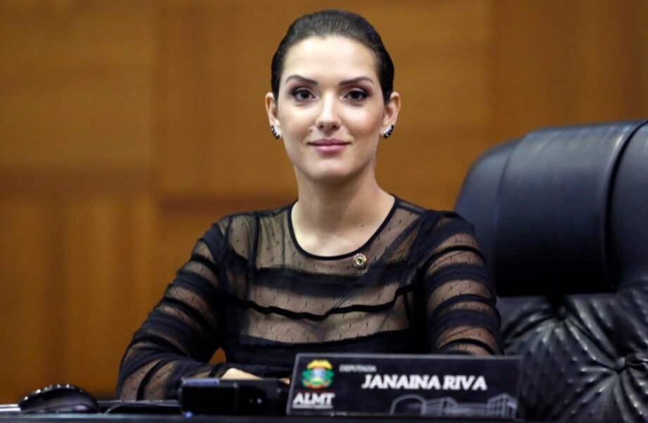 Mesmo vacinada, Janaina Riva volta a testar positivo para coronavírus