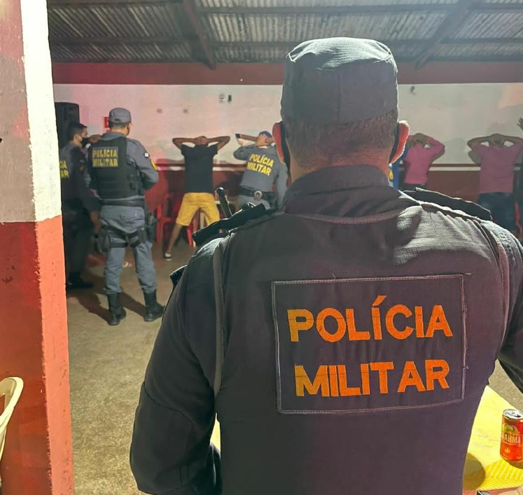 PM prende mulher com mais de 40 kg de drogas em Confresa  ￼