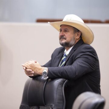 Cattani alerta que governador e deputados ‘estão em perigo’