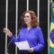 Cassada pelo TRE-SP, Carla Zambelli tenta virar líder da minoria