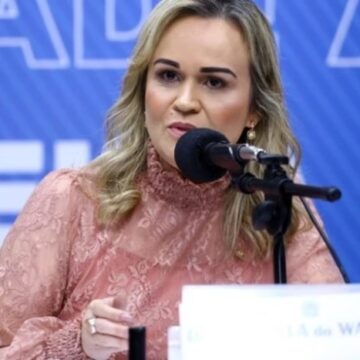 Ex-ministra de Lula contratou empresa citada pela PF por desvios em livros