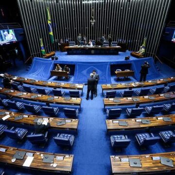 Com senadores do PL e PT como vices, Senado elege nova Mesa Diretora