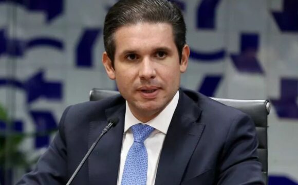 Hugo Motta acusa PT e PL de fazerem acordo para livrar deputados de cassação: ‘Safadeza’