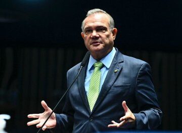 Senador de MT questiona ministro sobre devolução de dinheiro desviado do INSS