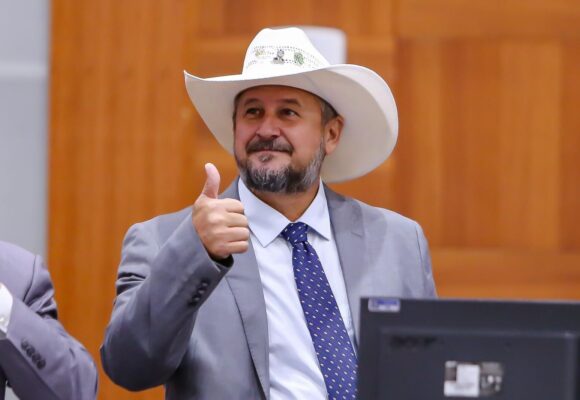 Cattani critica Fagundes e Pivetta, e diz que senador se sente traído