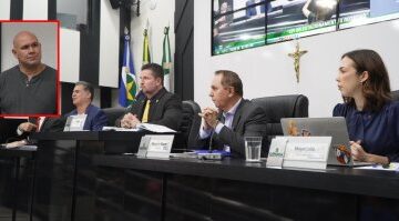Abílio critica ‘lentidão’ de CPI e toma invertida de vereador da base