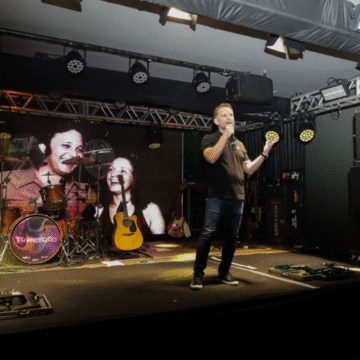 image Genius Publicidade celebra 45 anos com homenagem e show nacional em Cuiabá