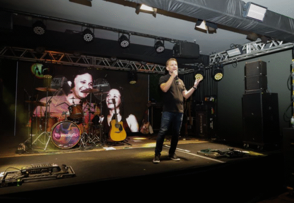 image Genius Publicidade celebra 45 anos com homenagem e show nacional em Cuiabá