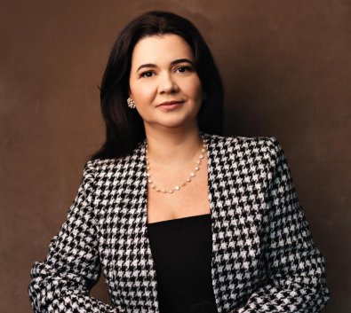 “Incentivar e demitir por posição política é ilegal”; diz advogada