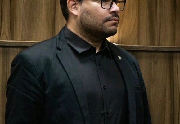 O que Nietzsche acha do político treteiro?